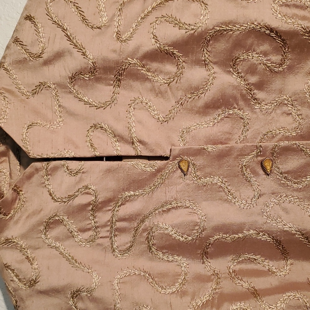 ⭐️DANA BUCHMAN GOLD ORNATE JACKET SILK  ⭐️ SIZE 12 EXCELLENT  CONDITION - Picture 2 of 6